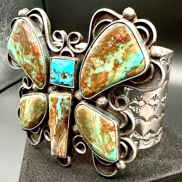 Massive Butterfly Cuff – by Juan Guerrero for Chimney Butte- Over 145 GRAMS - Picture 2 of 7